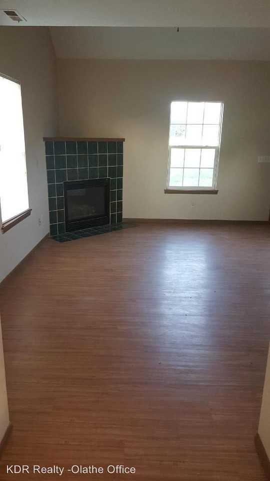 427-429 N Spruce st - Photo 2 of 10