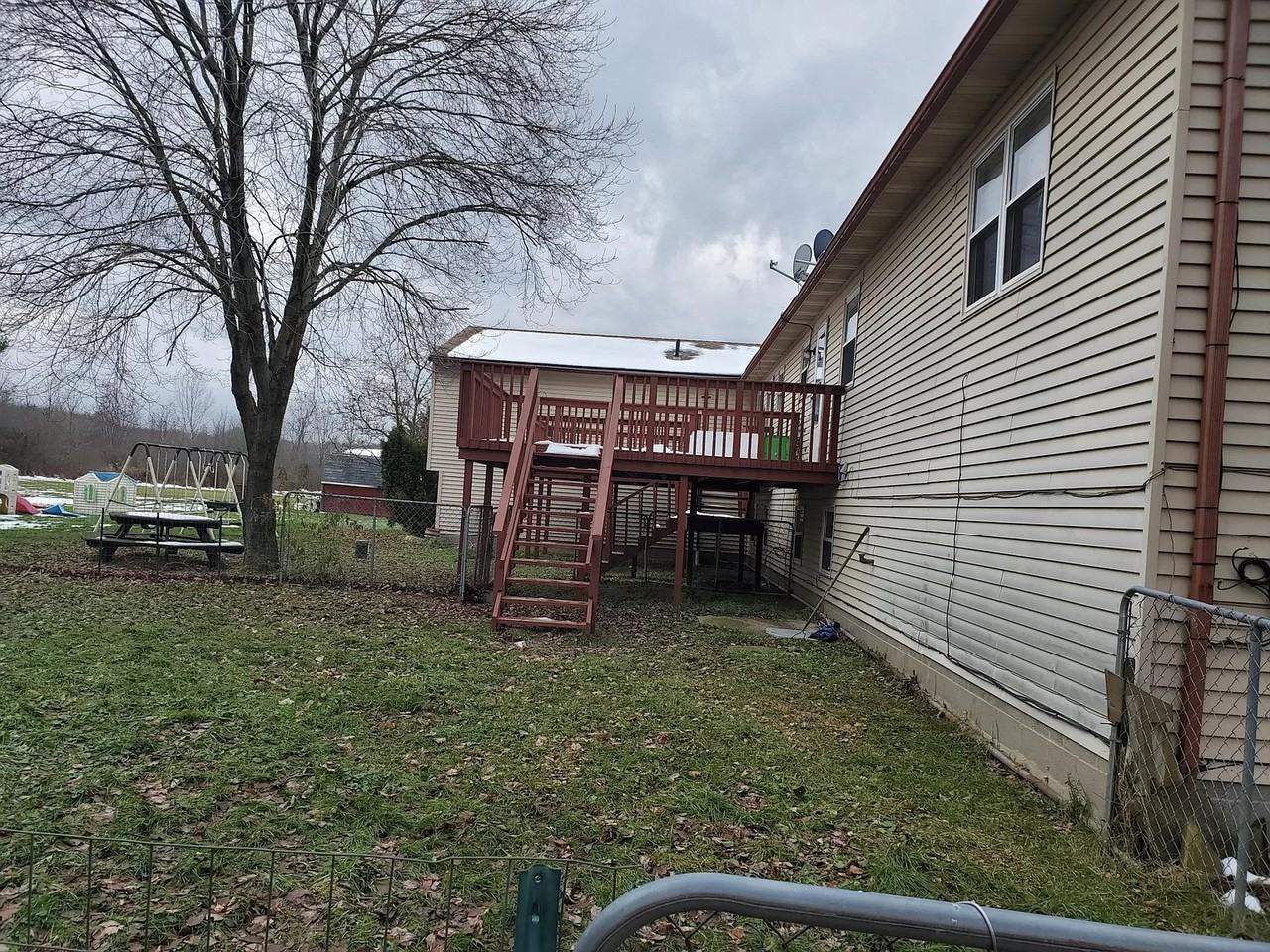 6370 Trumbull Rd - Photo 2 of 12