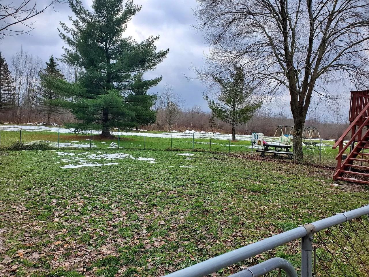 6370 Trumbull Rd - Photo 3 of 12