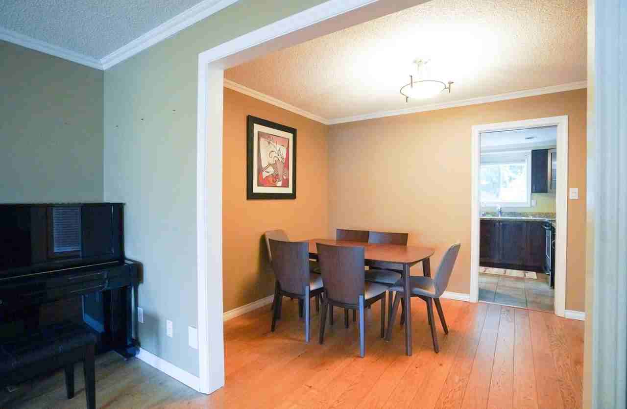 10440 Hollymount Drive - Photo 2 of 8