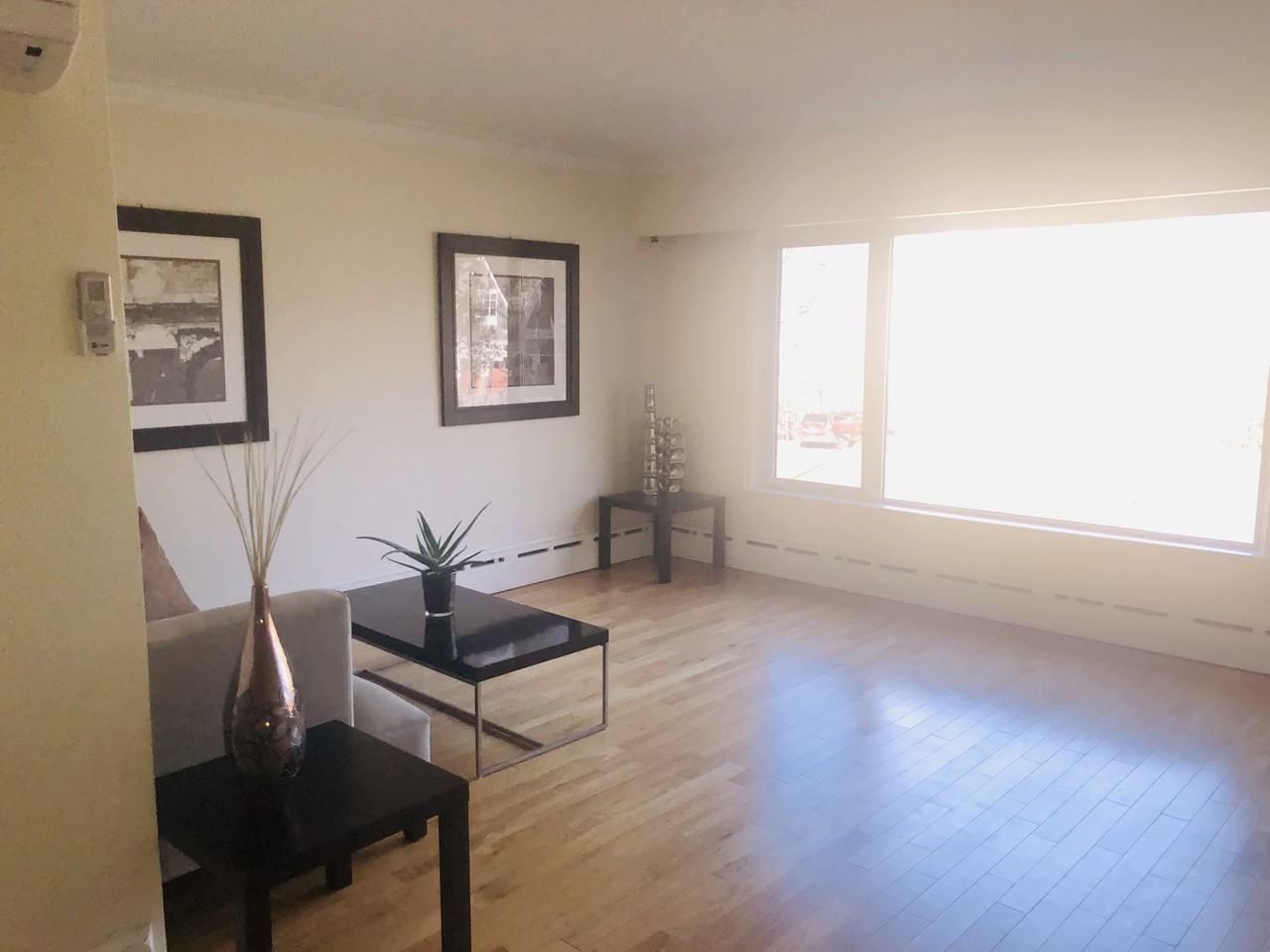 48 Oakwood Avenue South - Photo 2 of 4