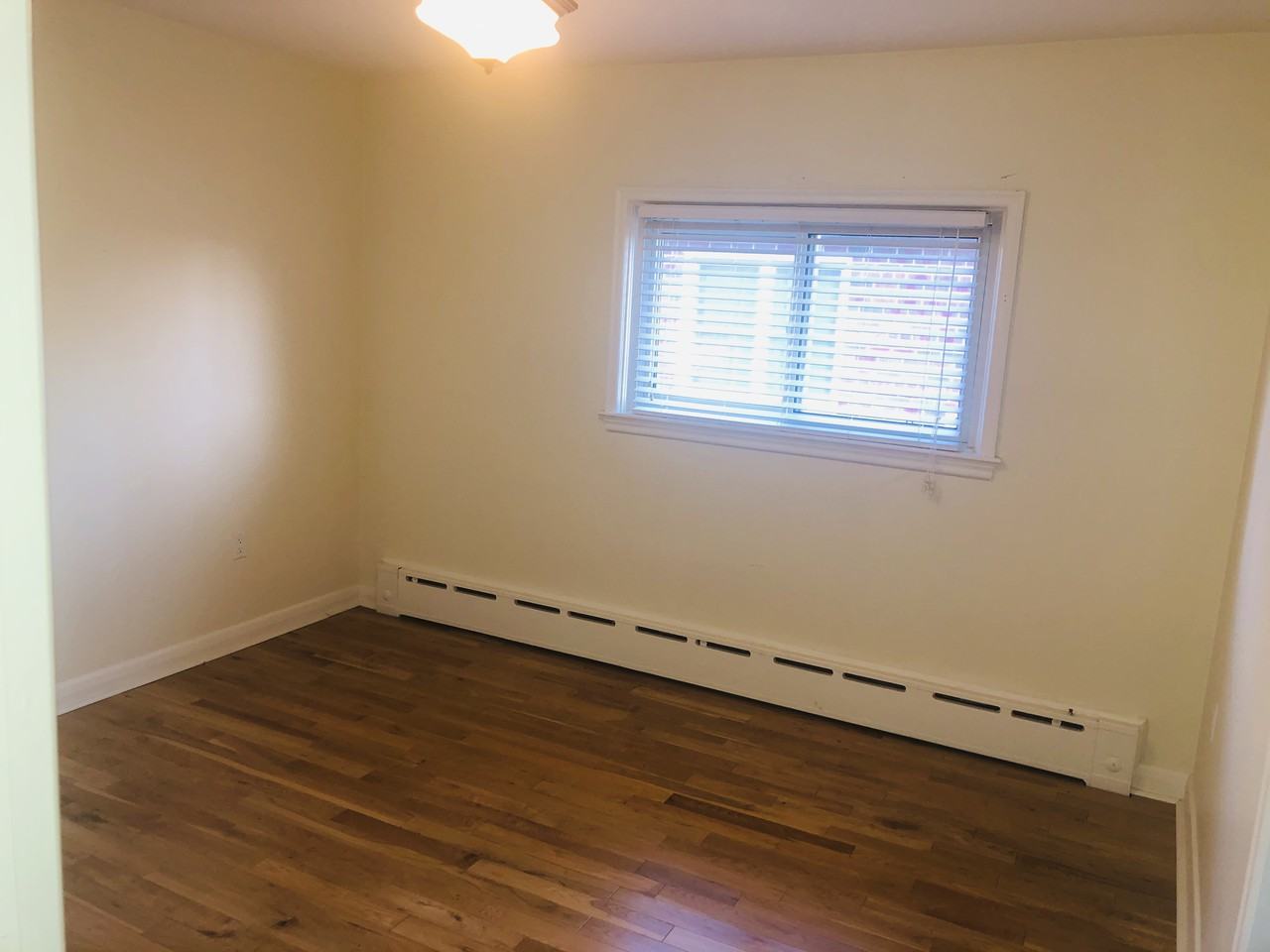 48 Oakwood Avenue South - Photo 3 of 4