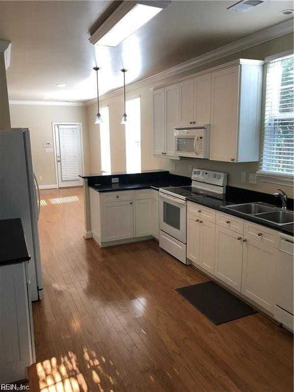 7610 Restmere Road 101 - Photo 3 of 5