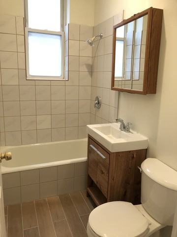 3819 S Wabash Ave #2W - Photo 3 of 5