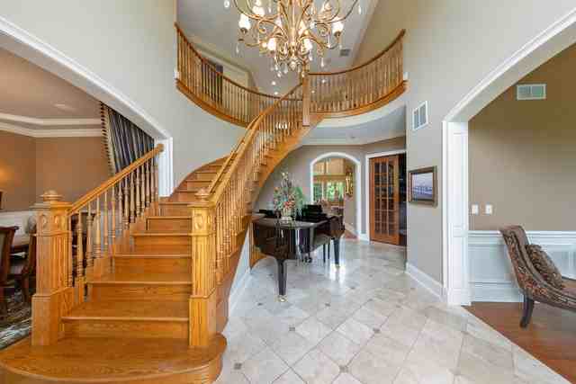 8690 Crown - Photo 3 of 24