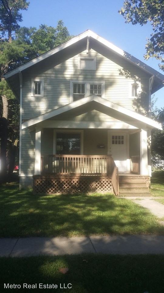 2912 Euclid Ave - Photo 2 of 12