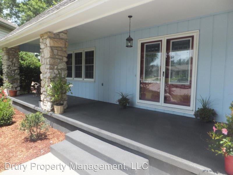 1346 S. Raintree Place - Photo 3 of 34