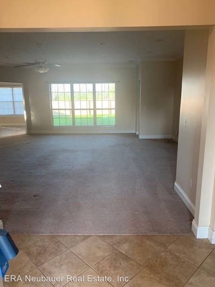 2929 Patricia Ann Lane - Photo 2 of 13