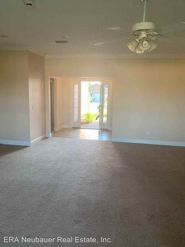 2929 Patricia Ann Lane - Photo 3 of 13