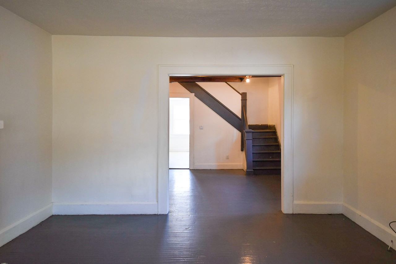 3120 Ruckle St - Photo 2 of 10