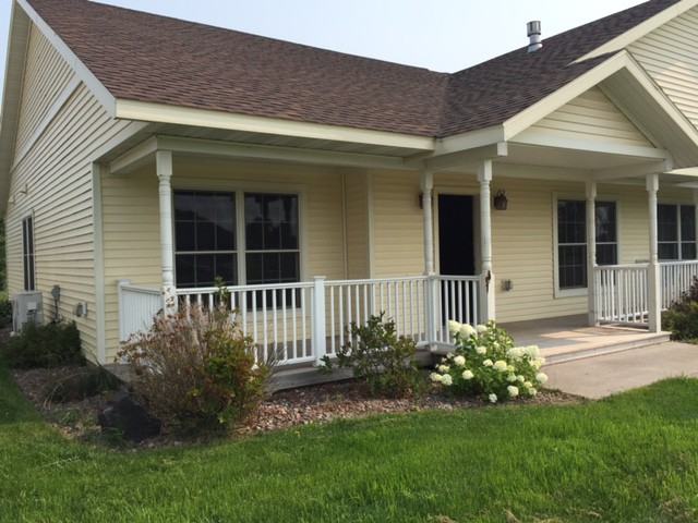 1420 New York Ave - Photo 2 of 10