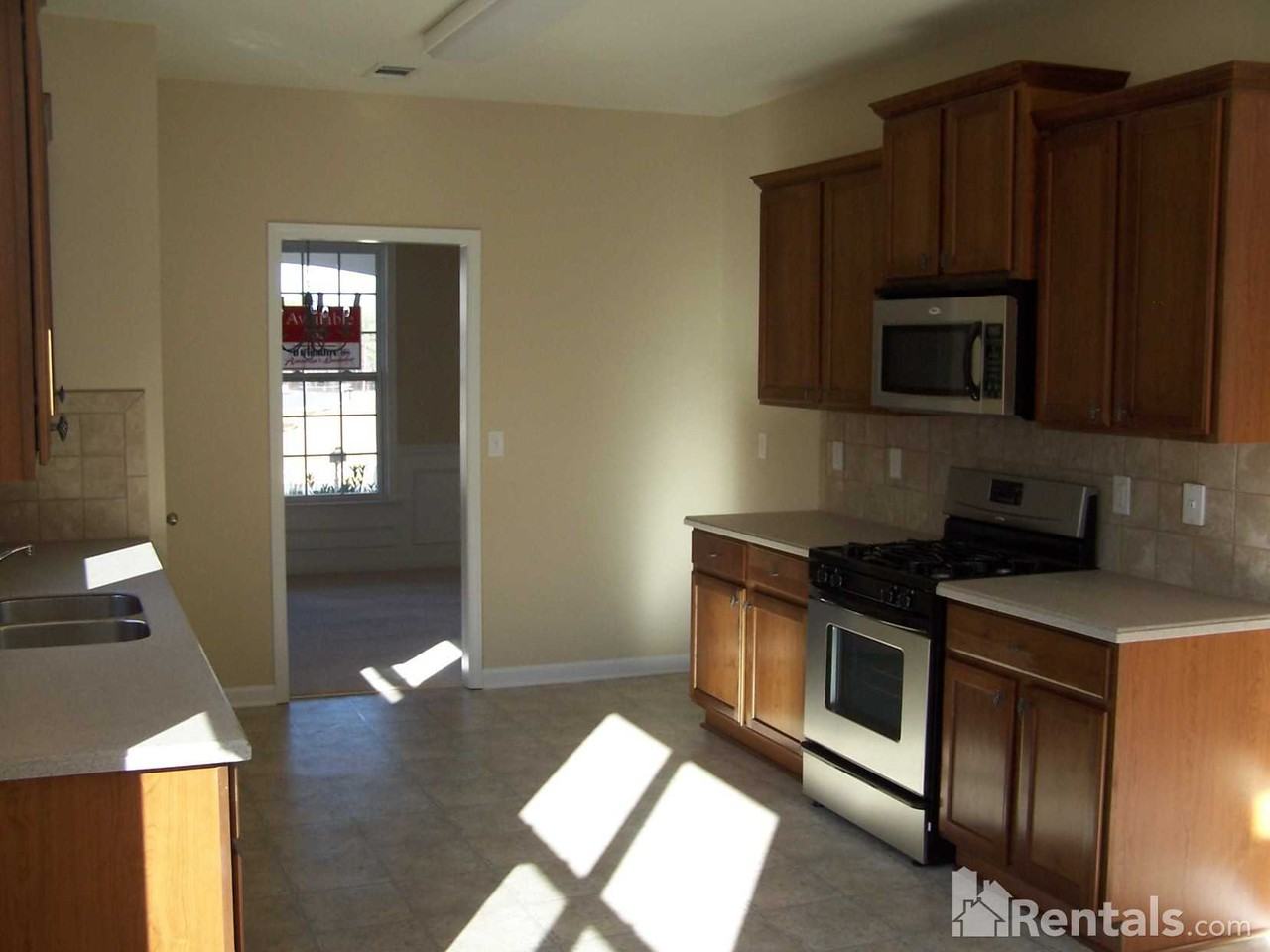 9 Carlisle Street - Photo 3 of 5