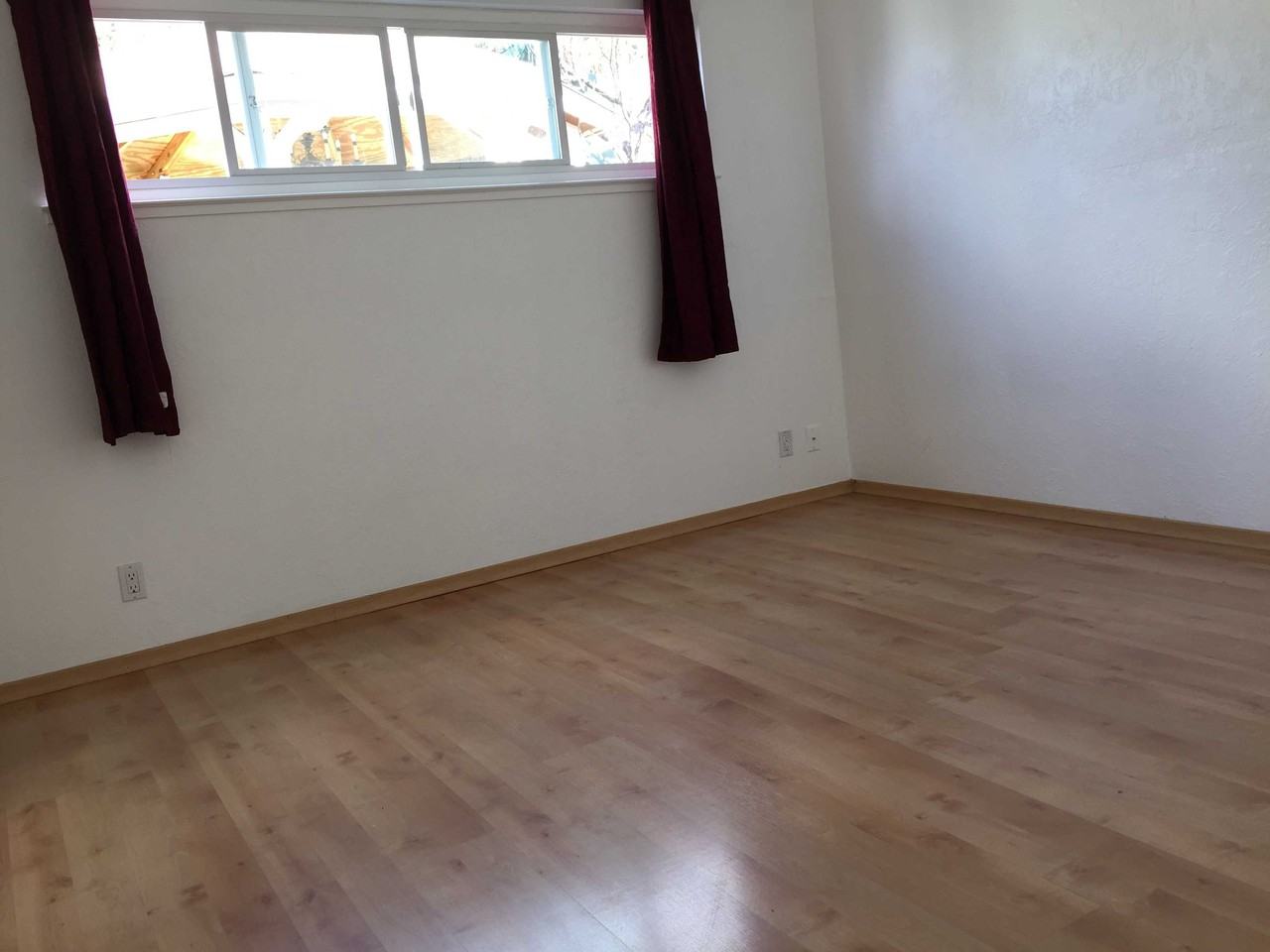 1440 Mount Whitney Dr - Photo 2 of 11