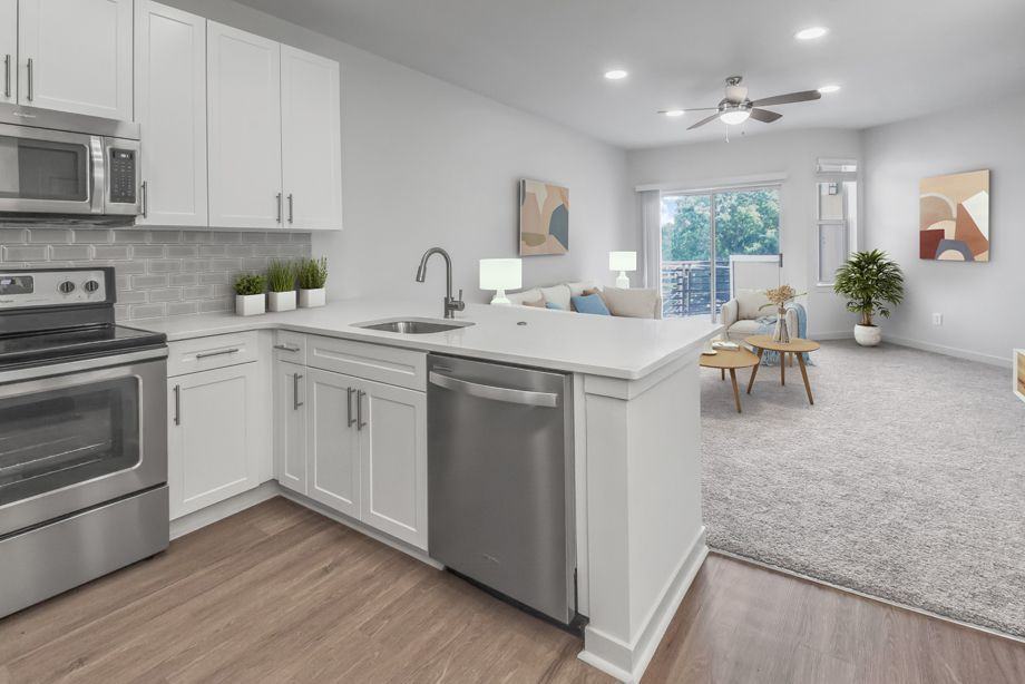 Camden Dilworth - Photo 3 of 33