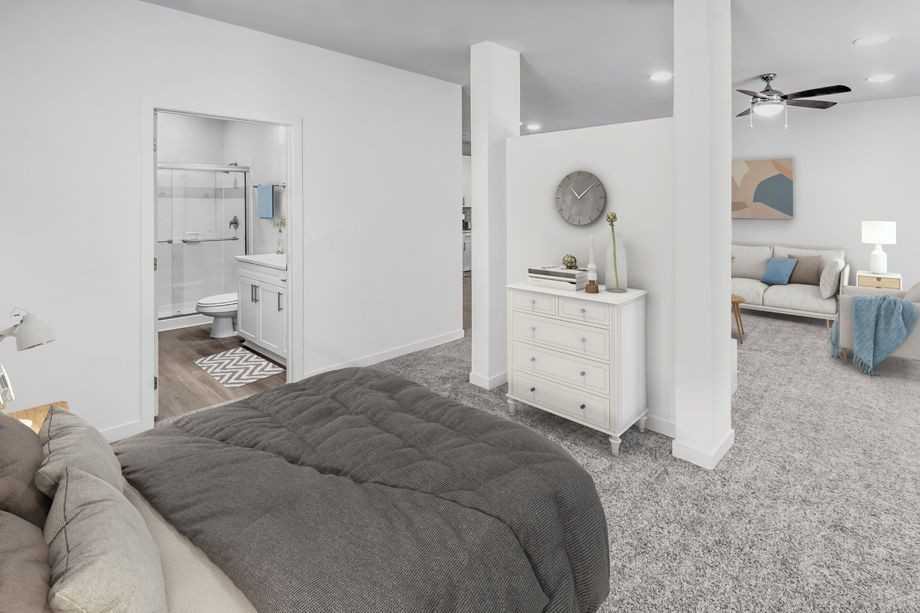 Camden Dilworth - Photo 7 of 33