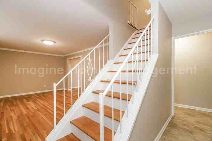 10736 Bridlepath Lane - Photo 3 of 23
