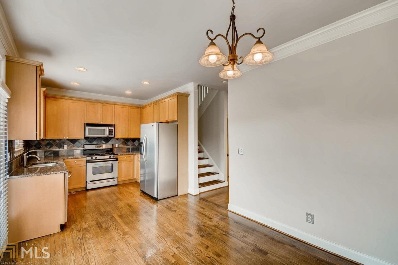 1690 Carr Cir - Photo 3 of 17