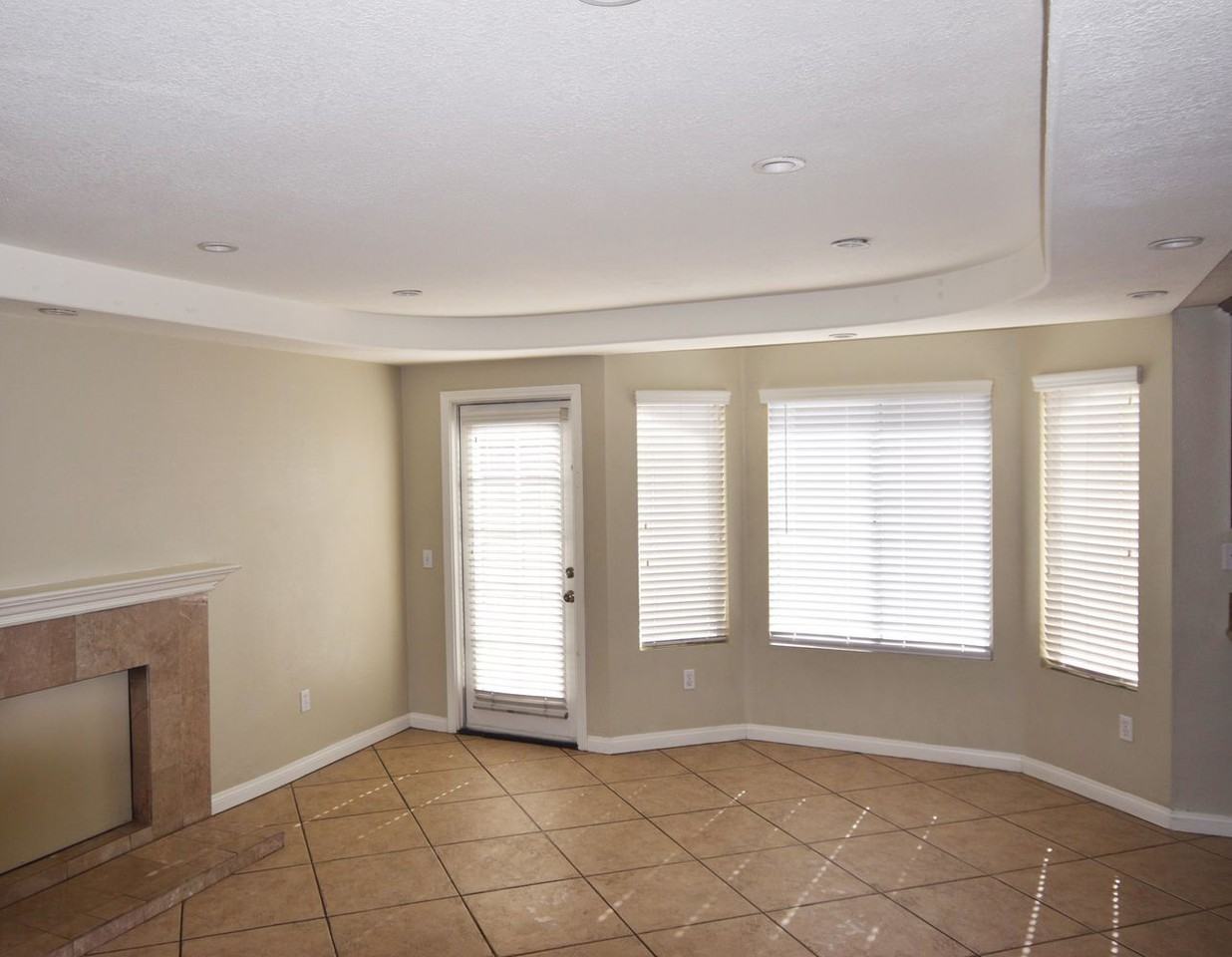 3127 W Santolinas St - Photo 3 of 11