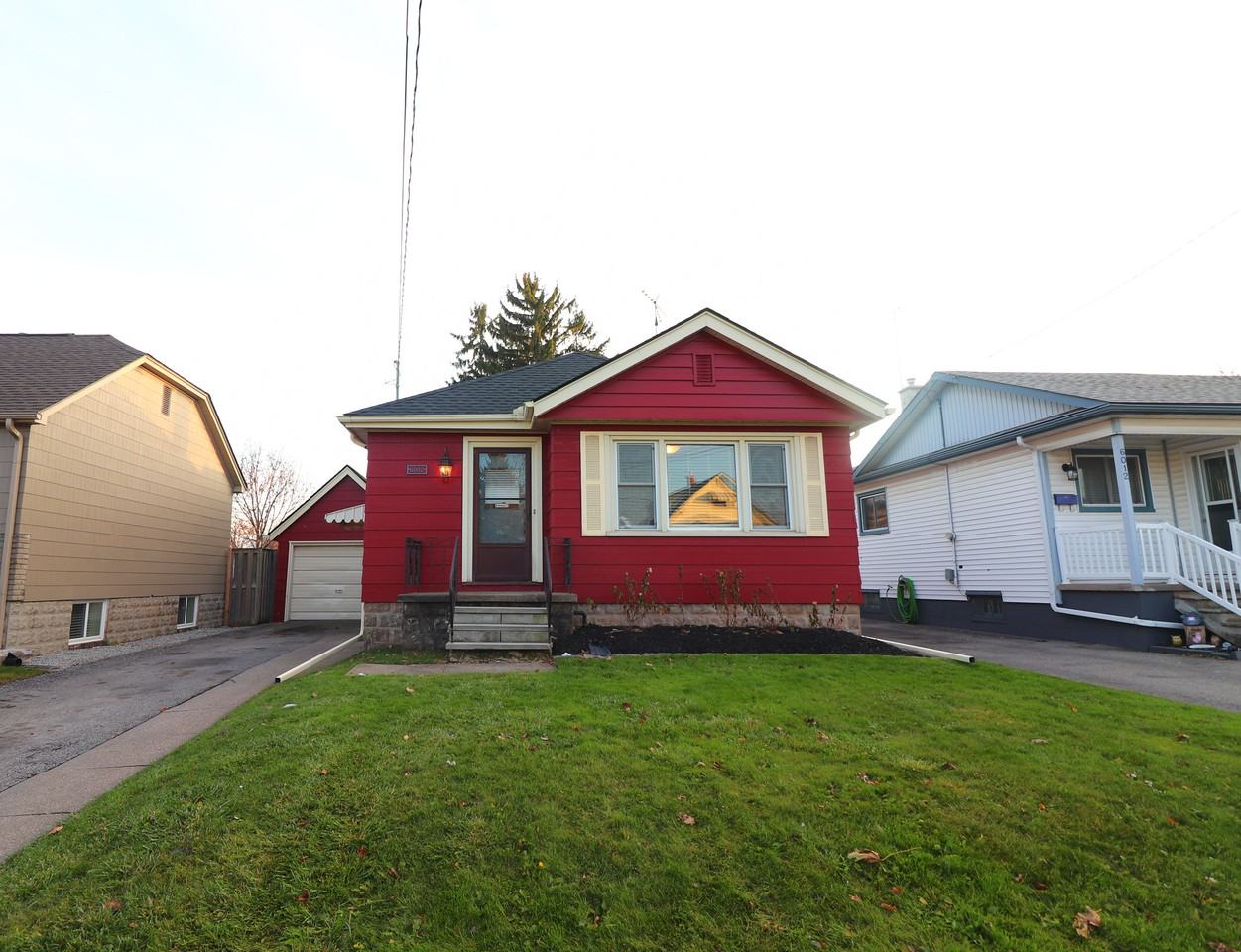 6002 Prospect Street, Niagara Falls, ON L2G 1G8 3 Bedroom Apartment for