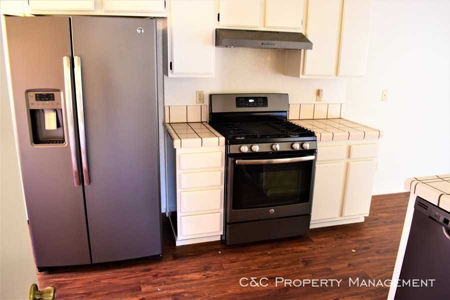 1026 Olympic Ln - Photo 3 of 8