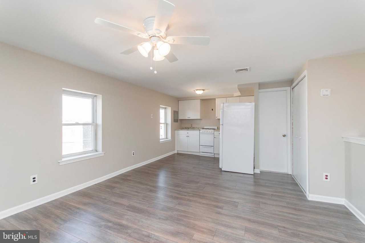 2701 E Somerset St 2nd Fl & 3rd Fl - Photo 3 of 13