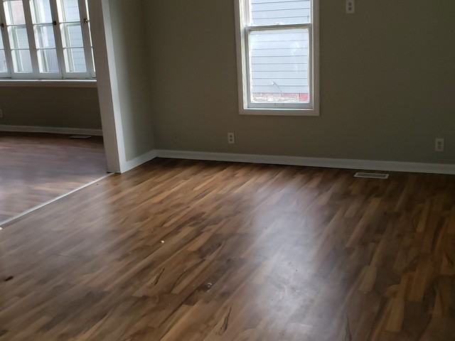 1016 Grand - Photo 2 of 5