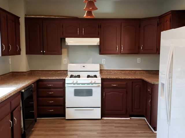 1016 Grand - Photo 3 of 5