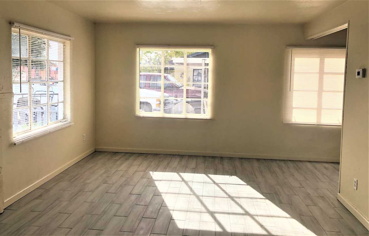 7210 N 55th Dr - Photo 3 of 14