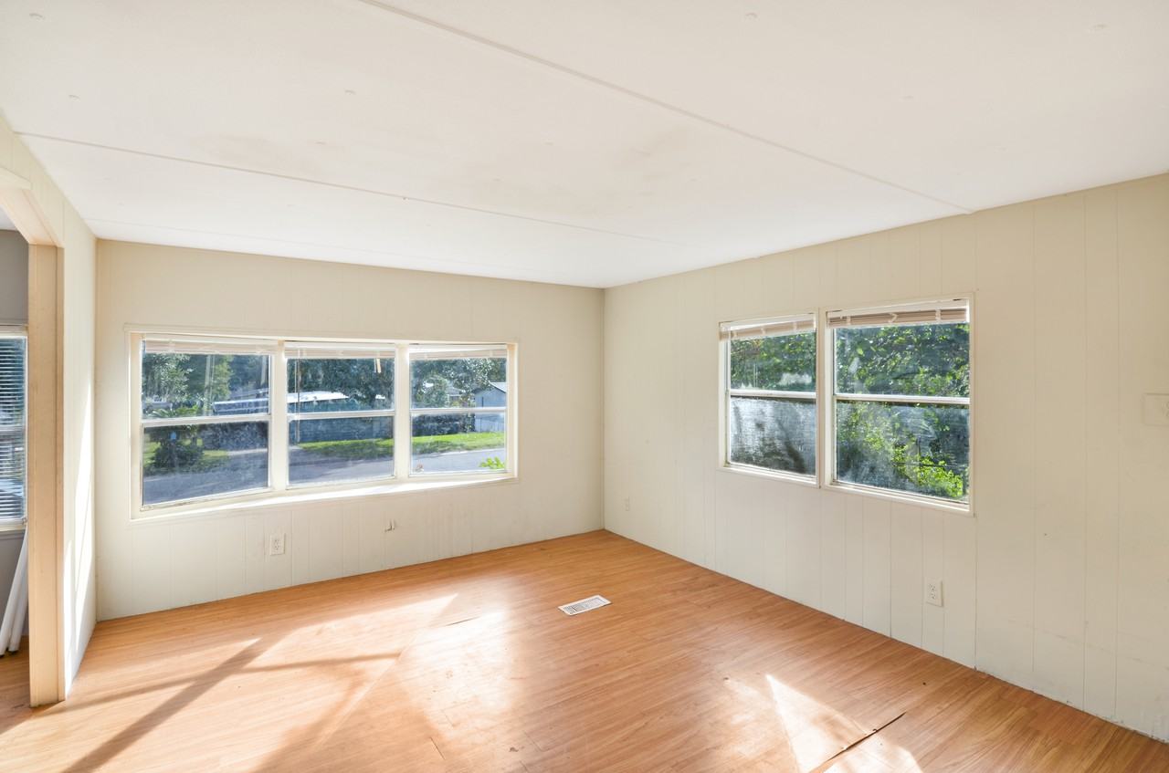 17321 Palm Dr - Photo 2 of 7
