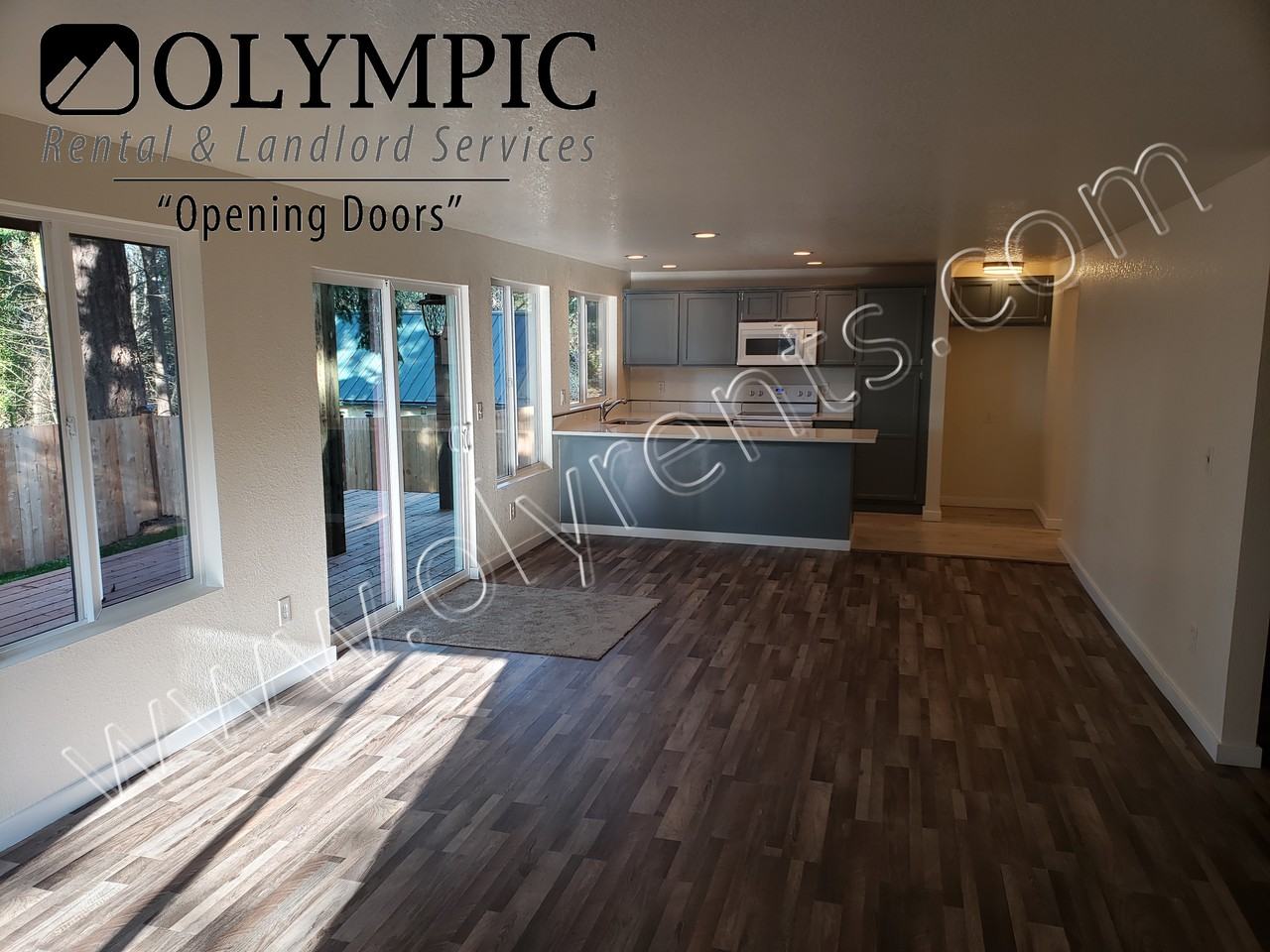 1103 Quince St Ne - Photo 3 of 17