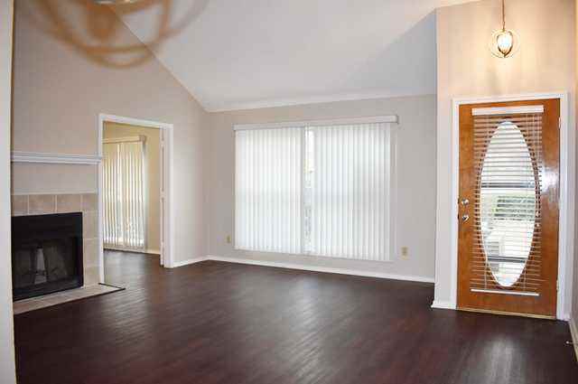 204 E Denton Dr - Photo 2 of 15