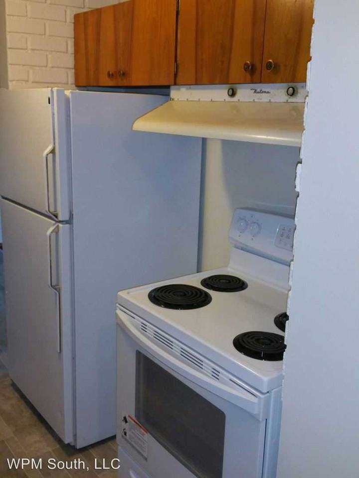 11621 13th Ave Sw - Photo 3 of 6