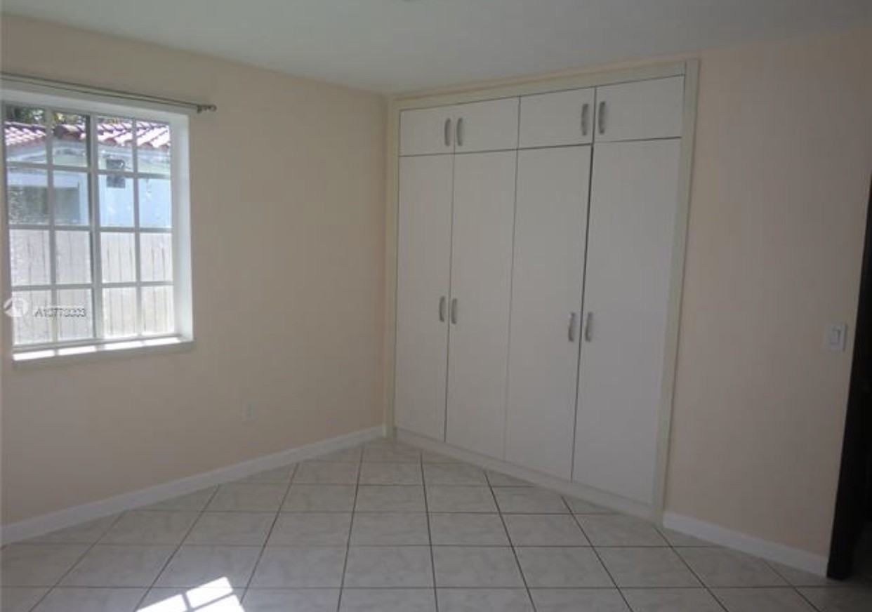 734 Southwest 5th Court - Photo 2 of 9