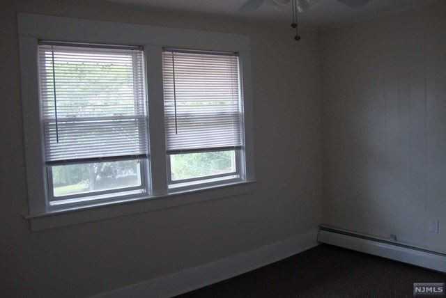 34 Chestnut St - Photo 3 of 10