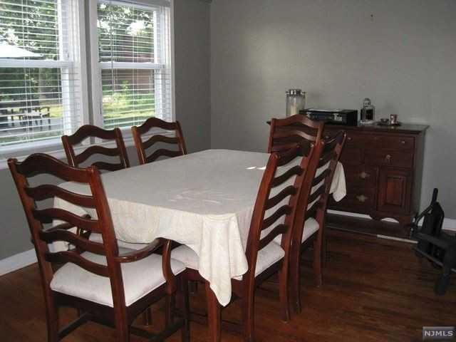 31 Dora Ave - Photo 3 of 11