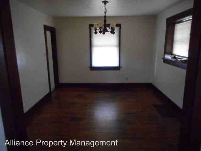 2111 Thompson - Photo 3 of 8