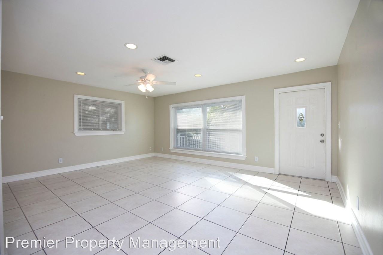 795 94th Ave N - Photo 3 of 13
