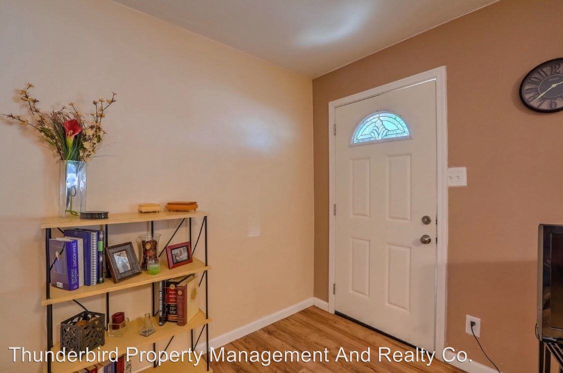 1340 Boatright Drive Ne - Photo 3 of 26