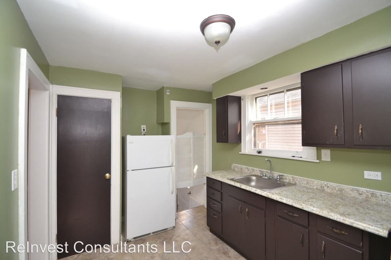 1929 Goodman Ave - Photo 3 of 16