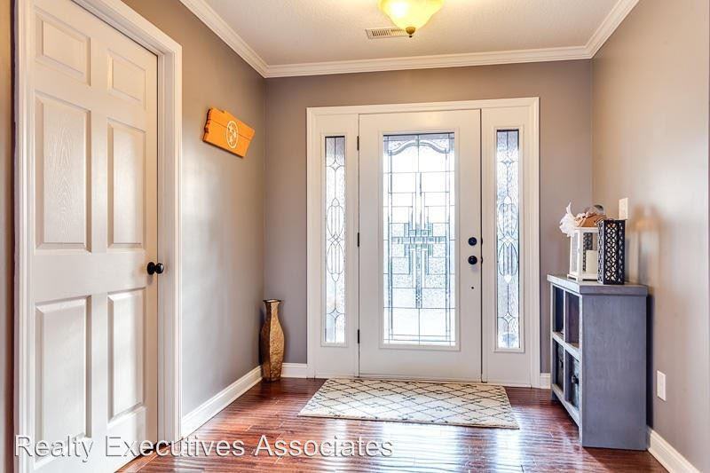 2414 Whisper Creek Drive - Photo 2 of 16