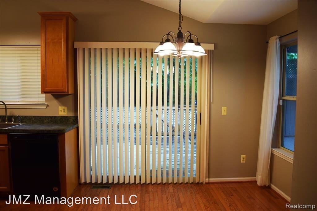 7636 Oliver Street - Photo 3 of 11