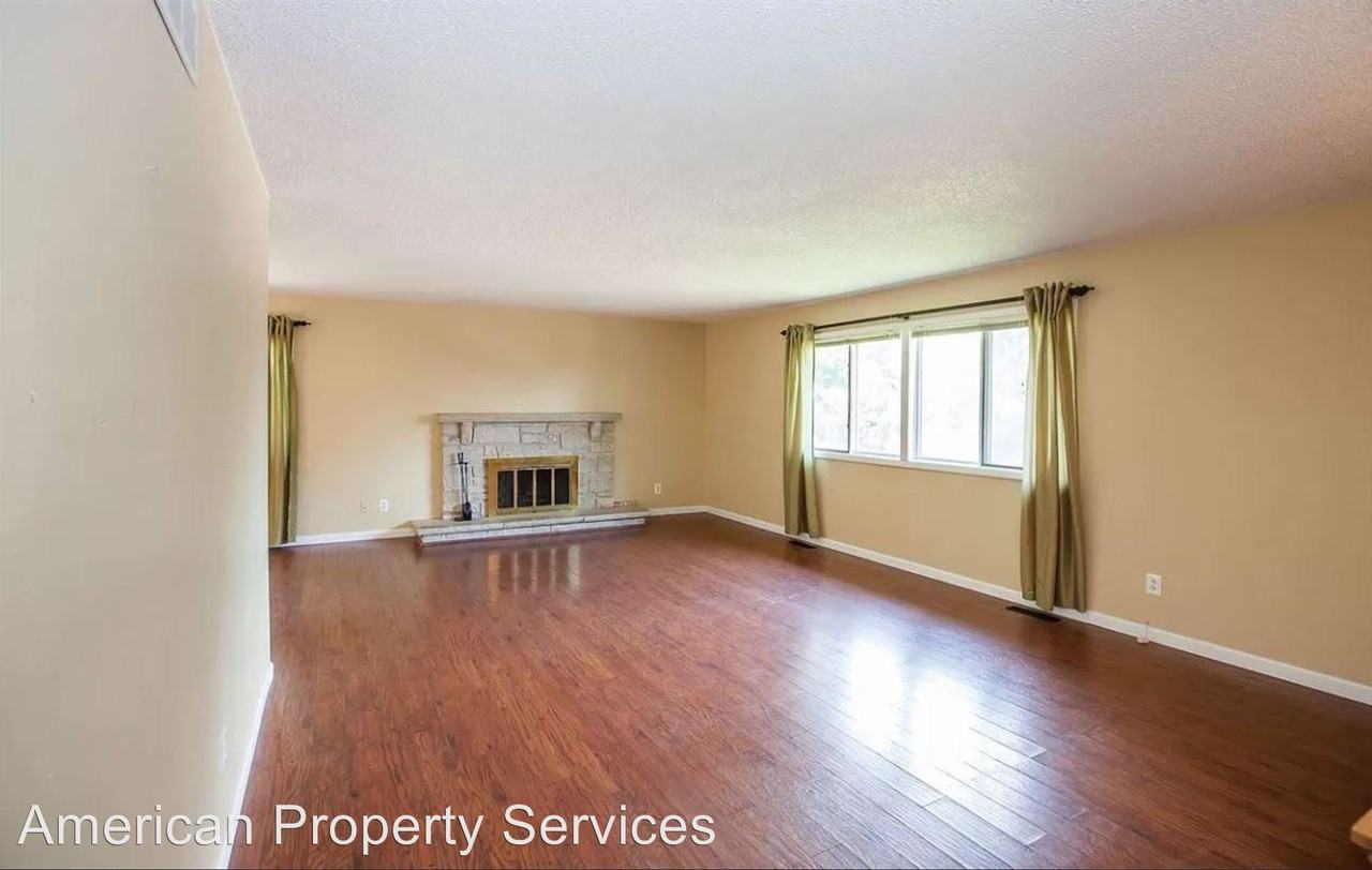 1737 Denholm Dr - Photo 3 of 27