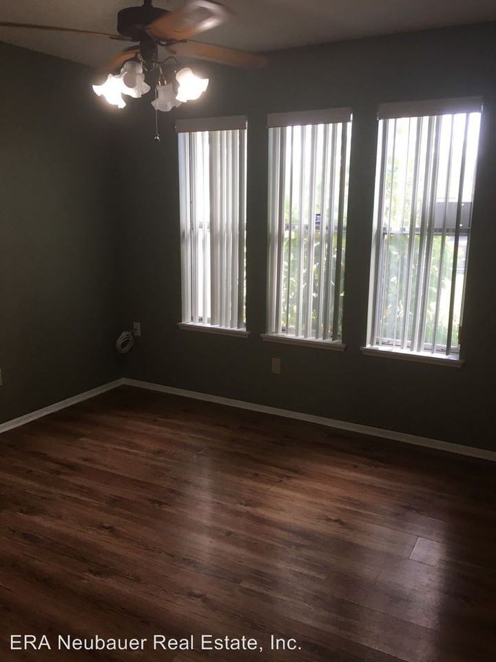 2412 Johnson Drive - Photo 3 of 11