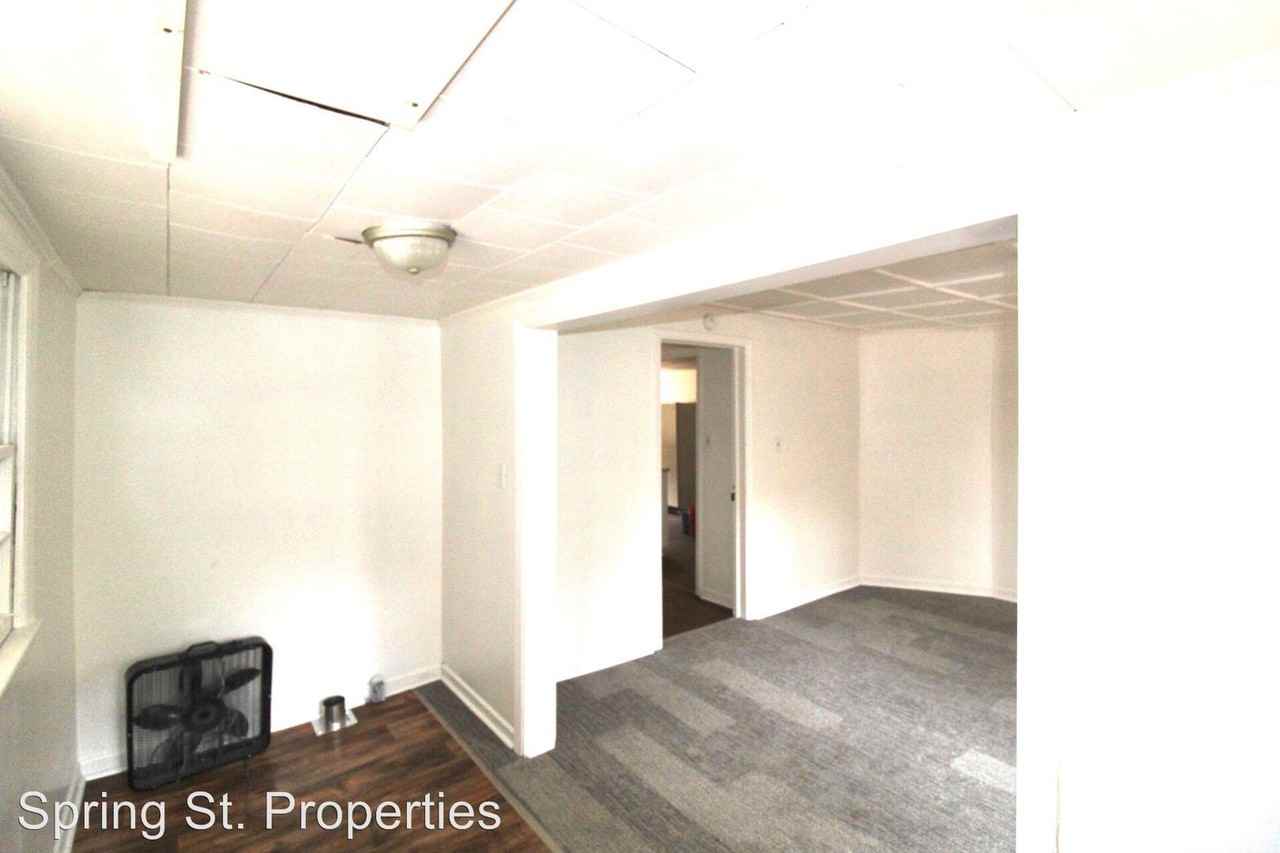 60 Old School House Road - Photo 3 of 12