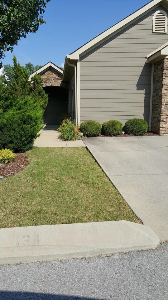 134 Templeton Ln - Photo 2 of 23