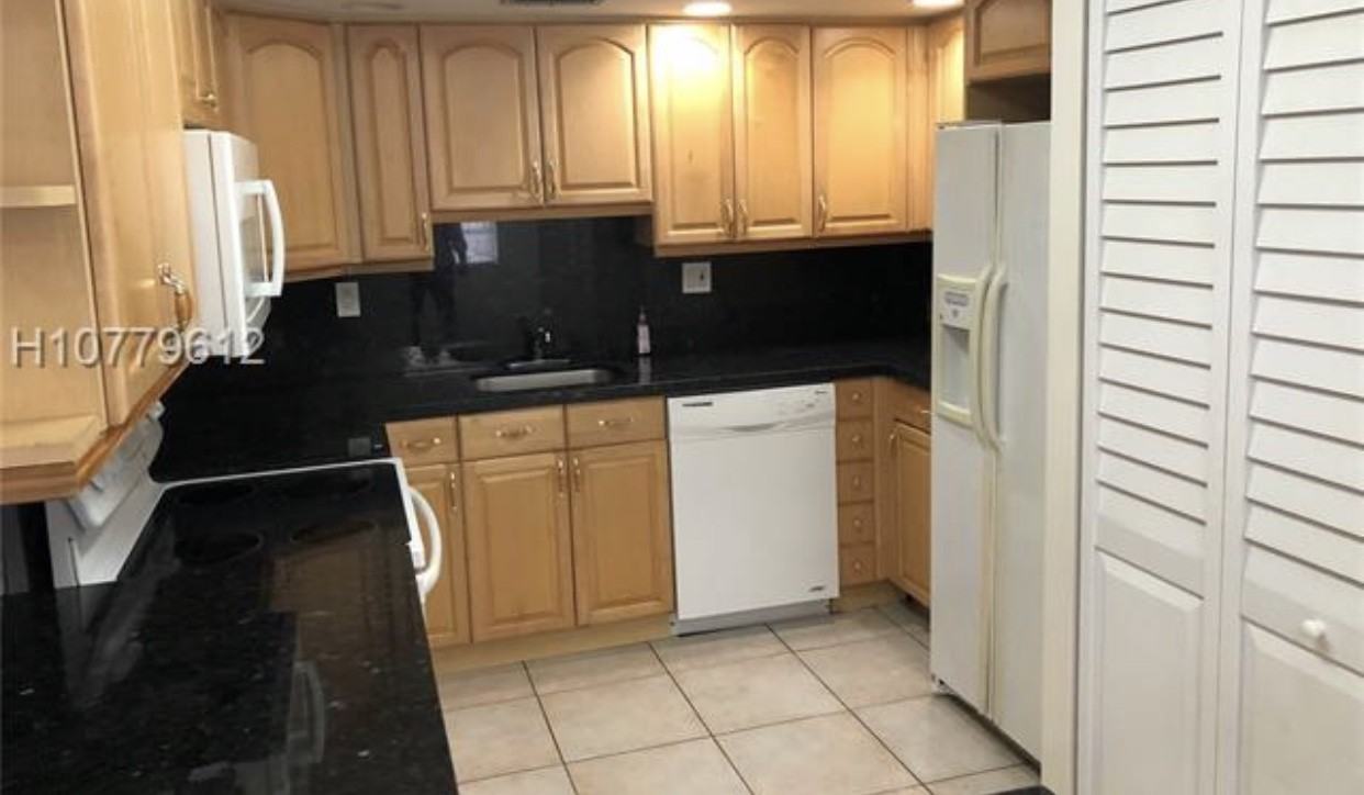 1774 Southwest 81st Lane #1-31 - Photo 3 of 18