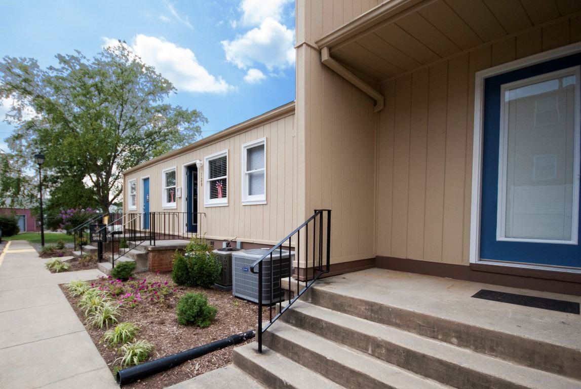 The Crest Apartments - Photo 2 of 10