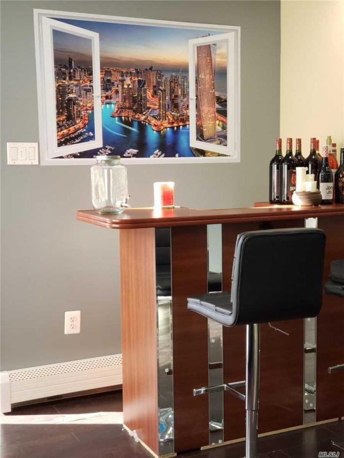 1051 Washington St - Photo 3 of 13