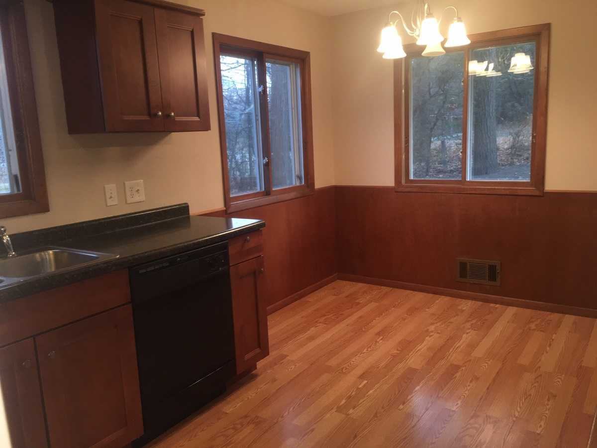 10 Wildhurst Rd - Photo 3 of 10