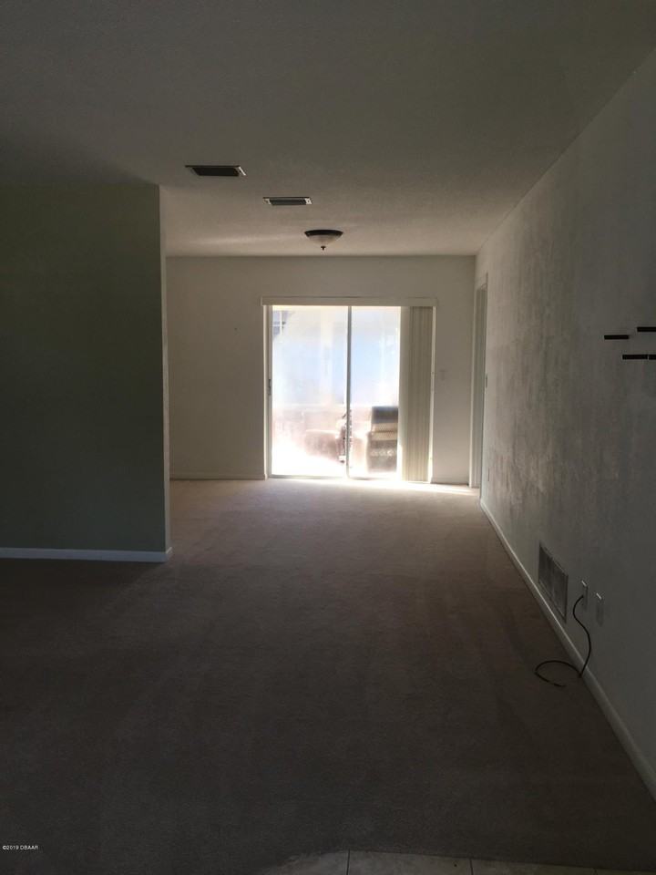 942 Bentwood Lane - Photo 2 of 13